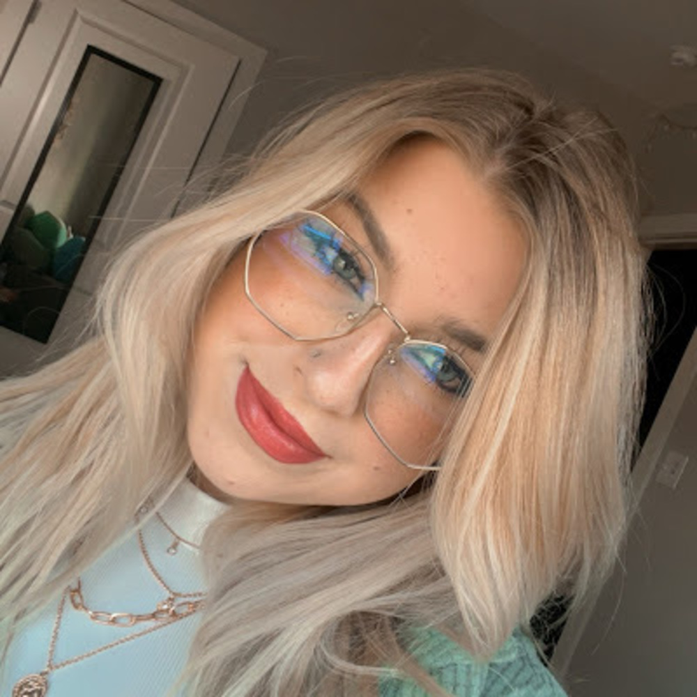 Meet your Posher, Hannah